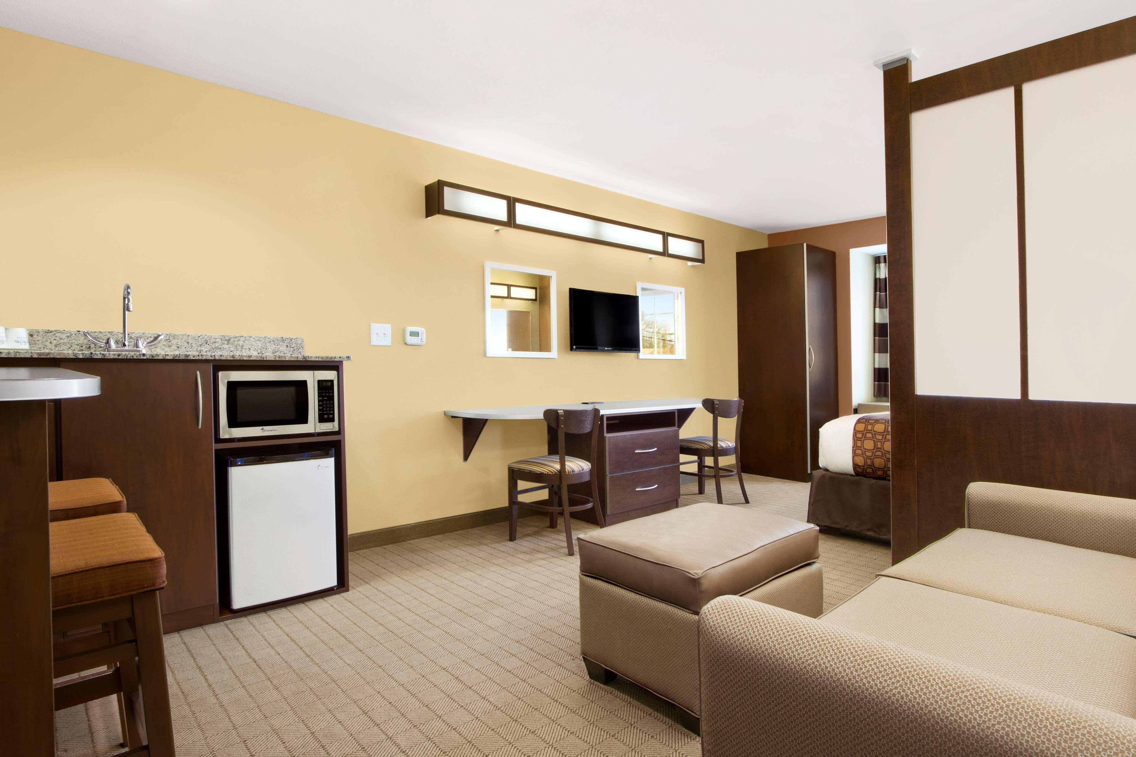 שלביוויל Microtel Inn & Suites By Wyndham מראה חיצוני תמונה
